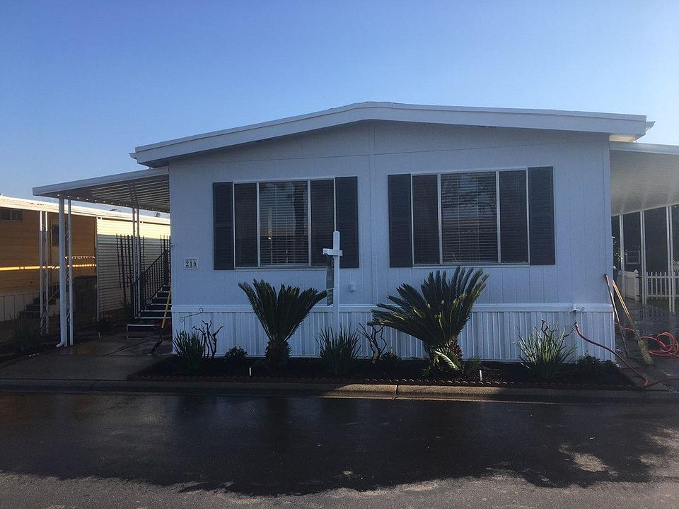 1st image of 2706 W Ashlan Ave Space 216