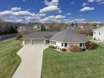 1690 Gateway Meadows Ln, Neenah, WI, 54956