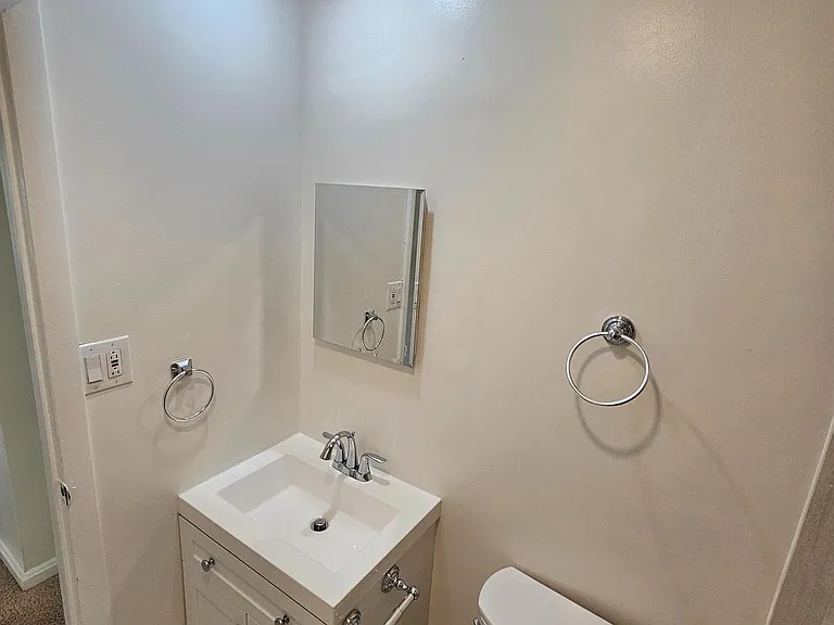 603 Pinewood Rd — Photo 16