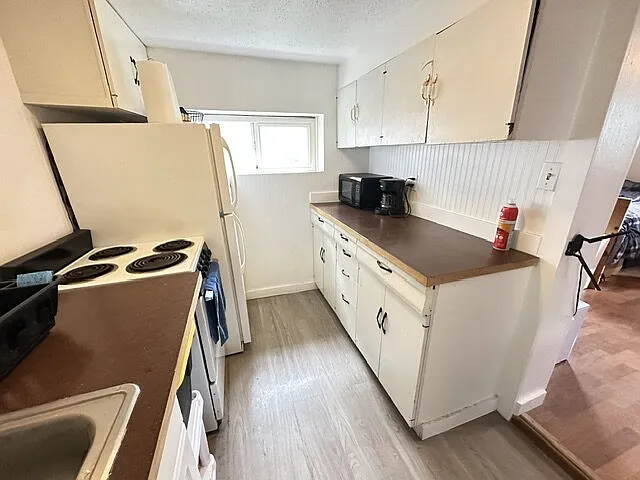 Studio, 1.0 bath, 450 sqft, $849 — Photo 2