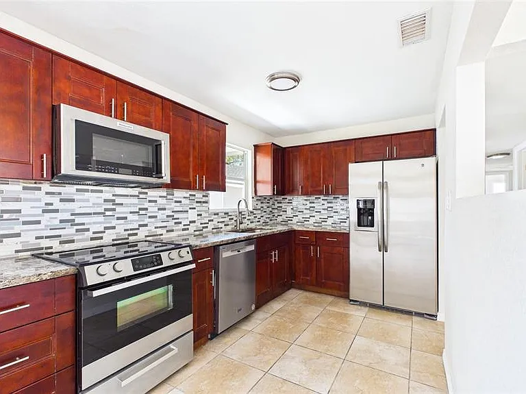 4418 W Fairview Hts — Photo 9