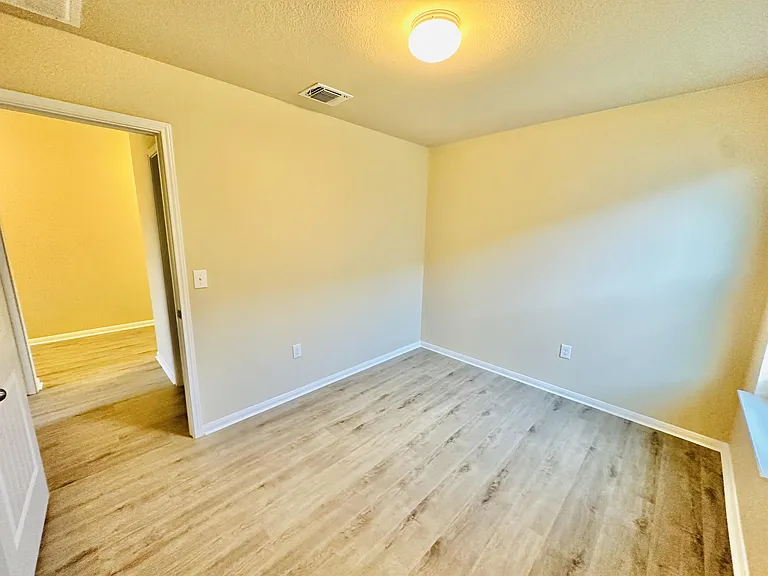 704 Silver Wing Dr — Photo 18