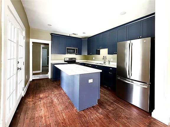 3rd image of 4657-59 Clara St