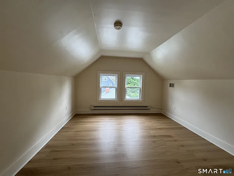 9 Lemay St — Photo 38