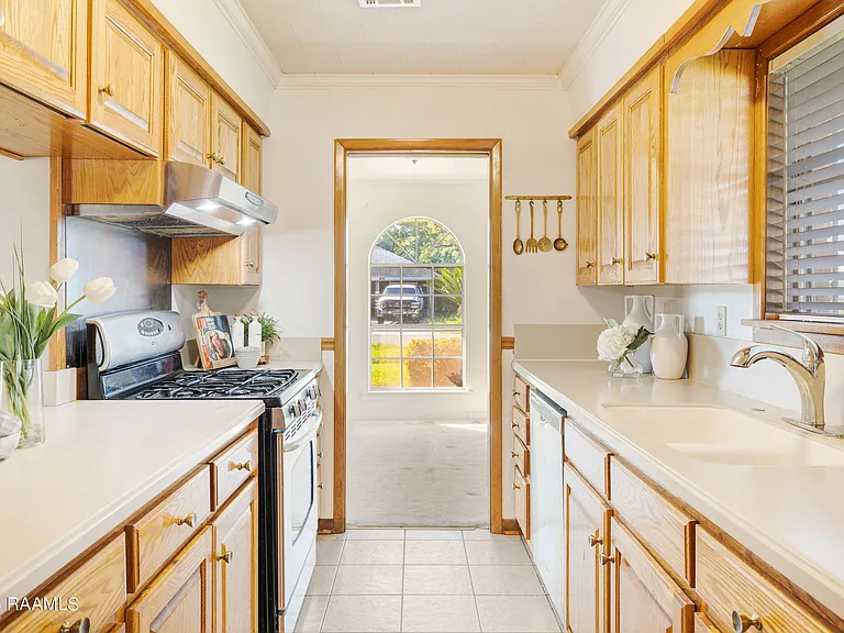 512 Monarch Dr — Photo 8