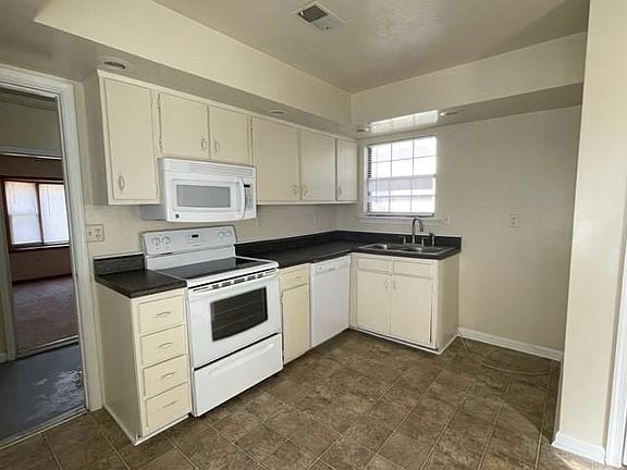 5th image of 1693 Gallery Ave