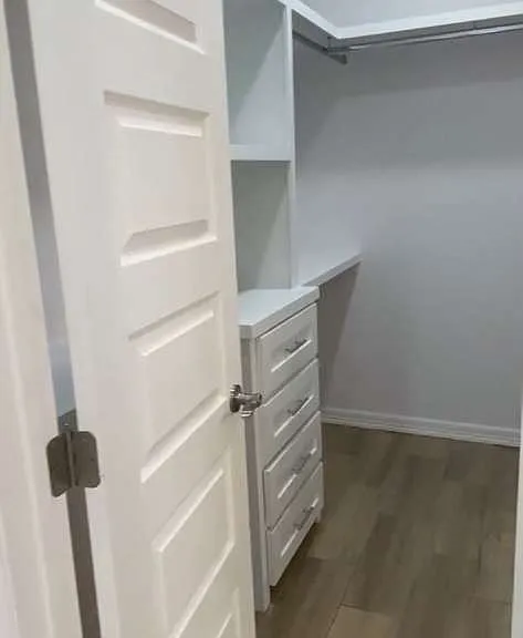 215 Laredo Blvd — Photo 9