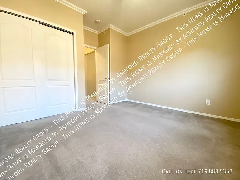 1450 Courtyard Hts — Photo 10