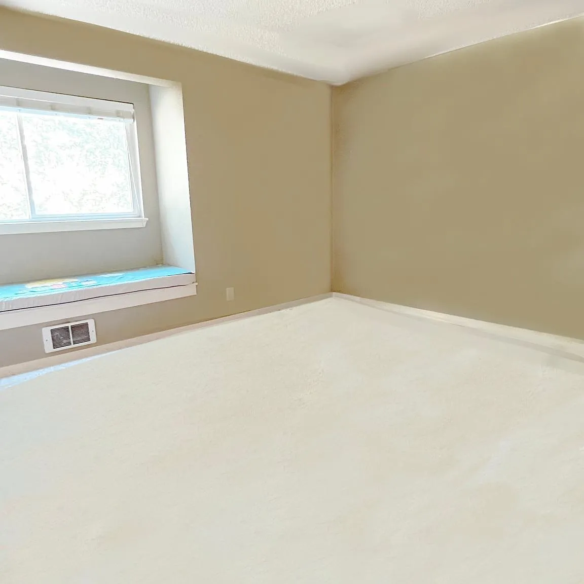 2 bed, 1070 sqft, $2,200 — Photo 3