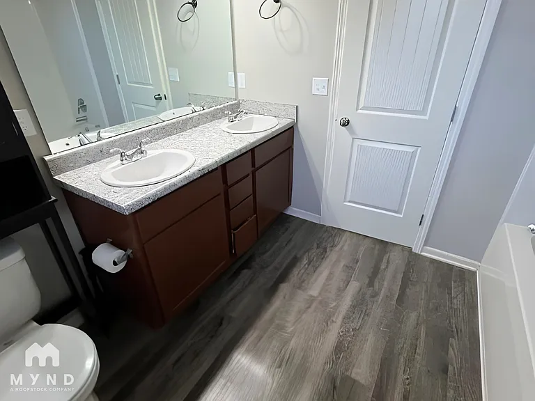 742 S Cypress St — Photo 7