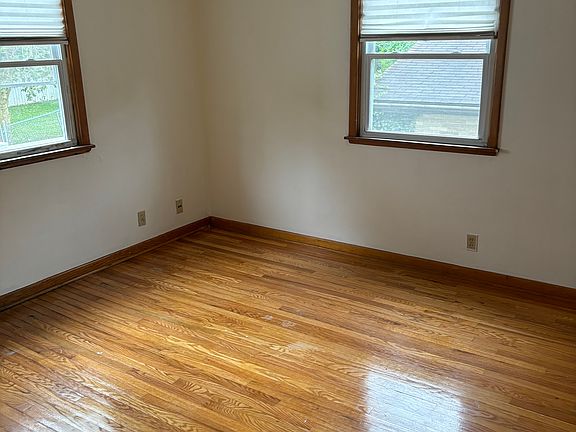 5th image of 2005 Market Ave N APT 1