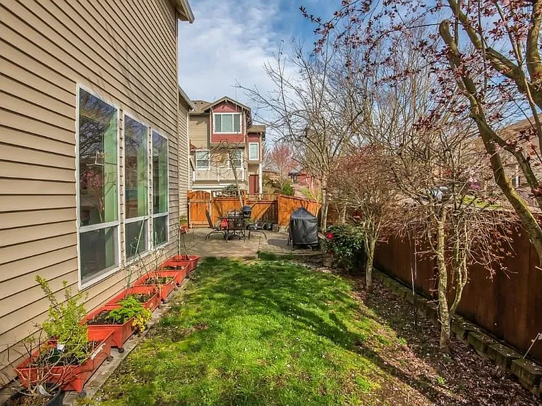 10251 NE Okanogan St #4 — Photo 16