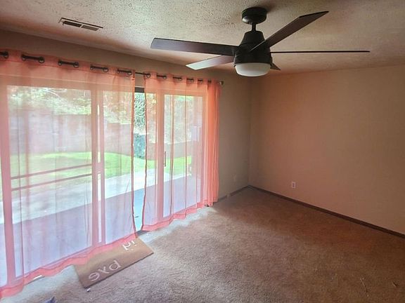 Living Room/Private Back Patio