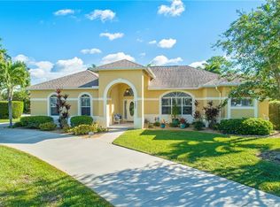 7001 Appleby Dr, Naples, FL 34104