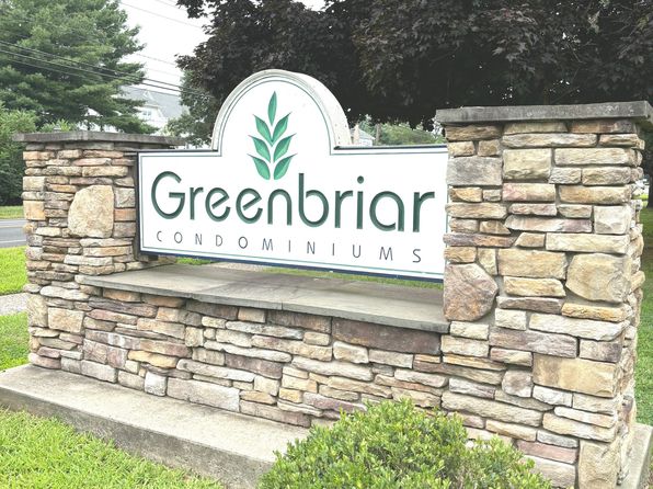 20 Greenbriar Dr APT A