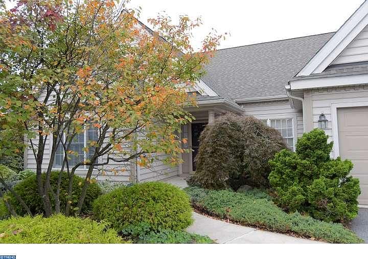 1st image of 210 Sanibel Ln