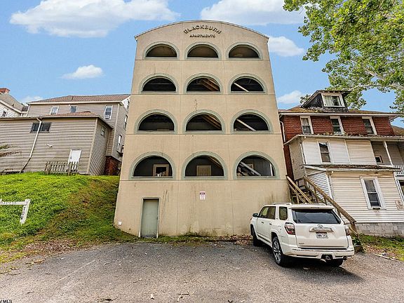2nd image of 471 Dallas St APT 2