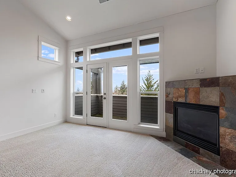 10104 SE Bristol Loop — Photo 9