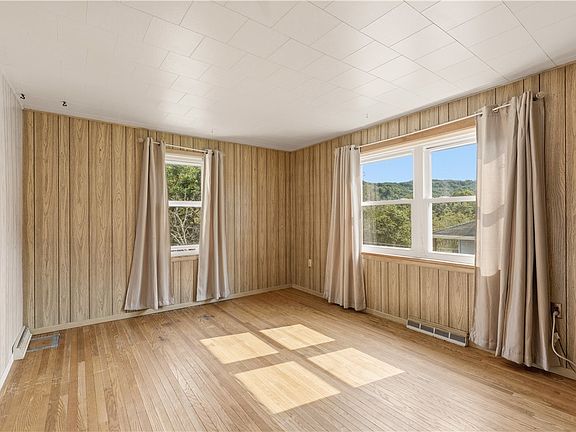 3rd image of 106 3rd St