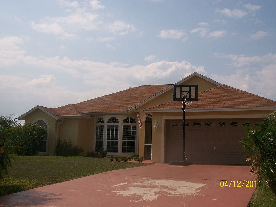 1st image of 425 SW Fifer Ave