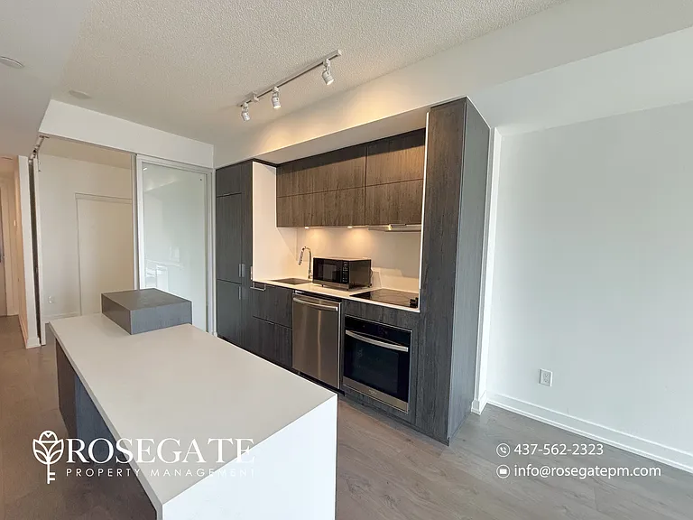 370 Martha St #207 — Photo 3