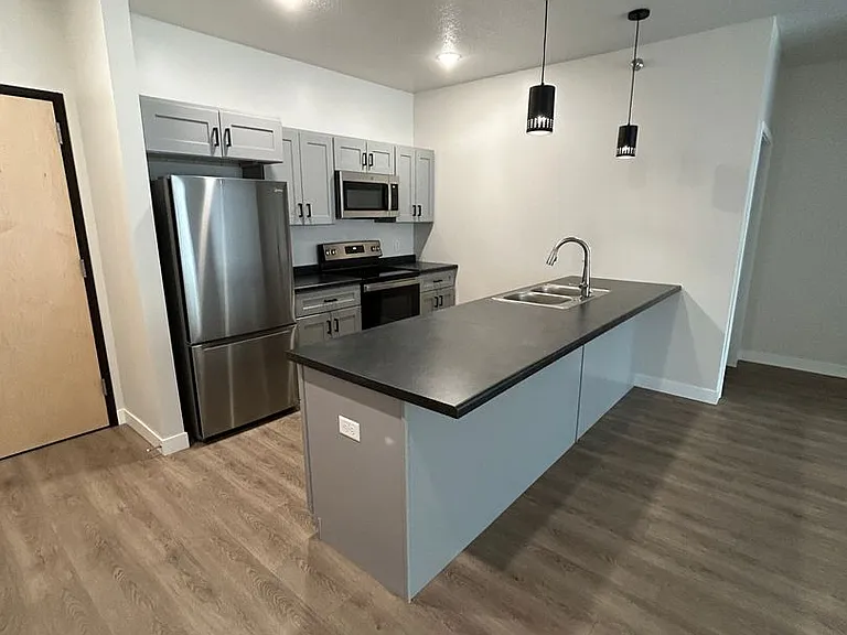 116 W Main St — Photo 2