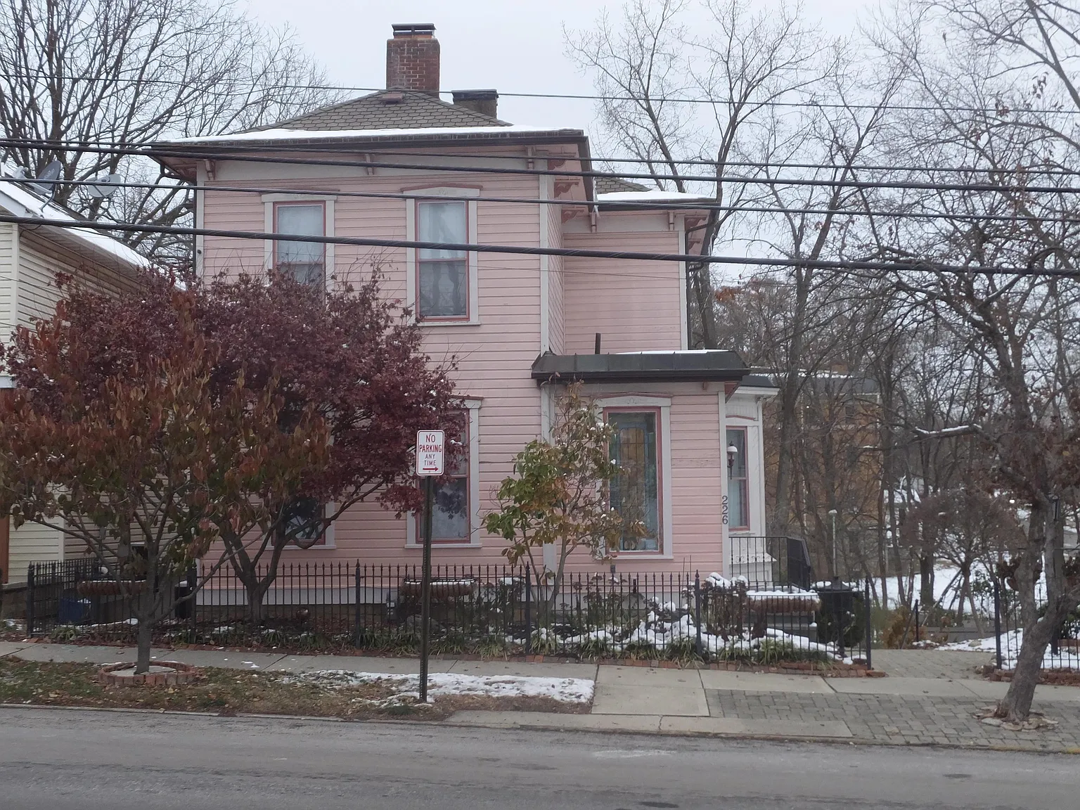 226 W William St photo 1