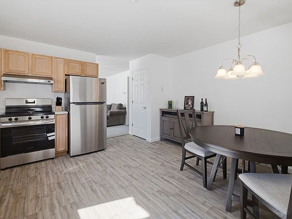 5th image of 6 Warsaw Ave APT 2