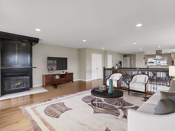 5th image of 15 Grand Cove Way #15
