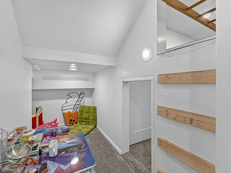 1742 Belleview Ave — Photo 38
