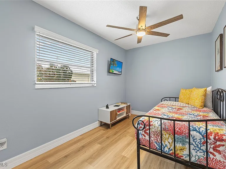 5240 SW 2nd Pl — Photo 20