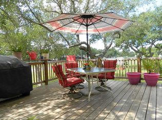 732 S Kossuth St, Rockport, TX 78382