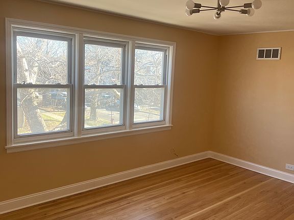 2nd image of 2900 W Berwyn Ave