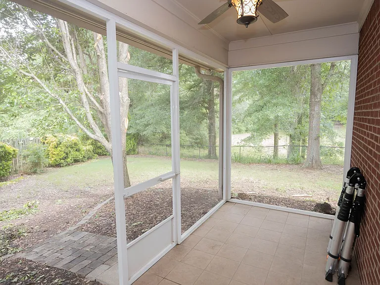 106 Sweet Meadow Ct — Photo 25