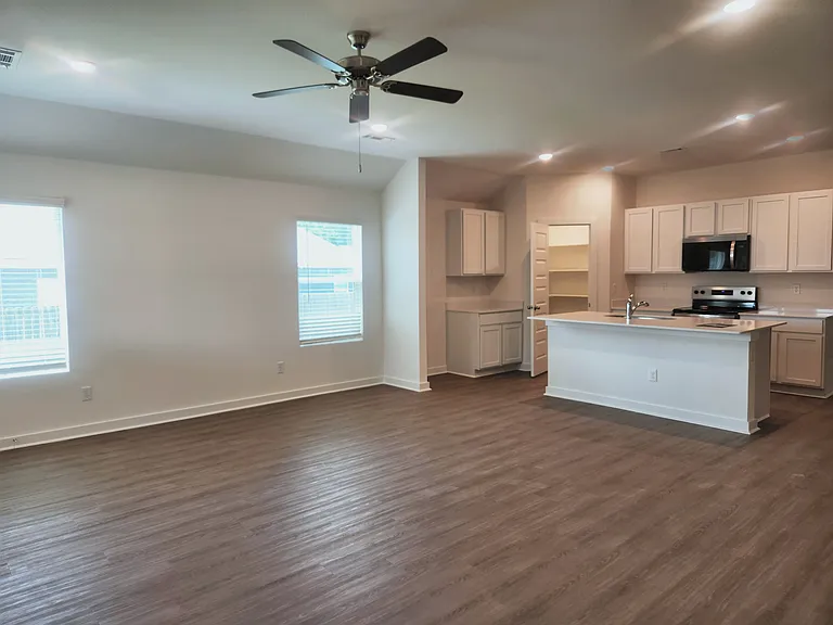 6336 Warwick Dr — Photo 3