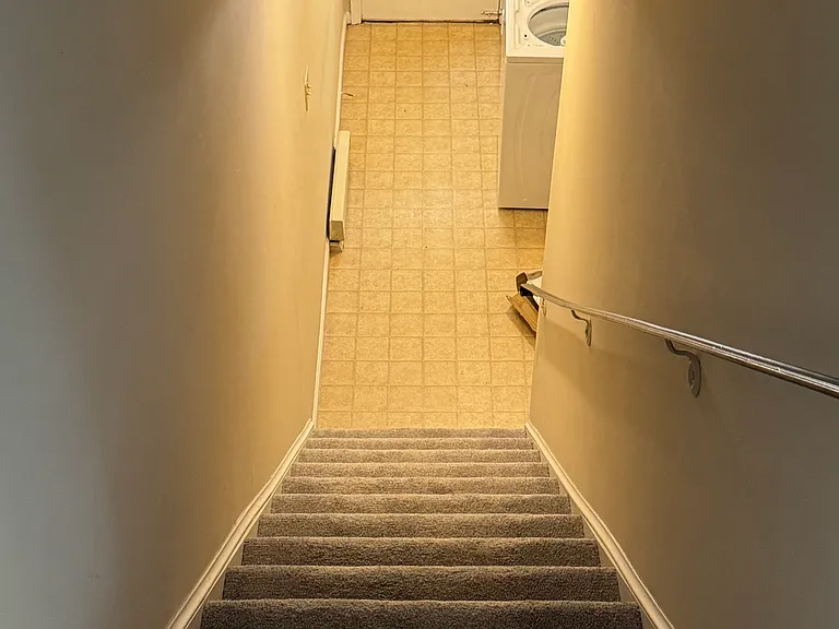 4037 Summer Hollow Ct — Photo 17