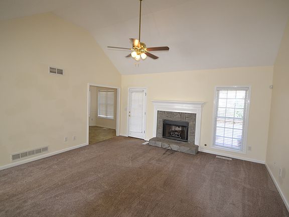 3rd image of 4031 Robindale Dr