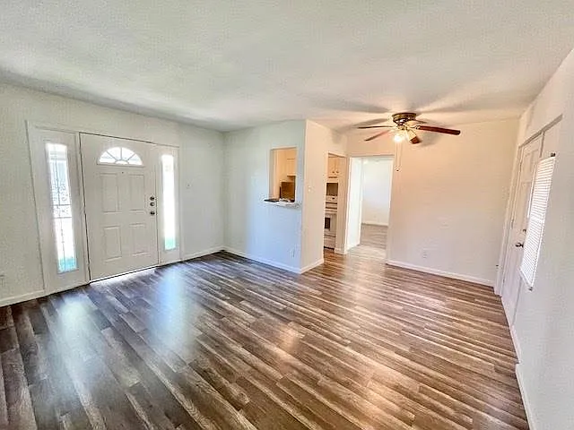 811 Redbird Dr — Photo 3
