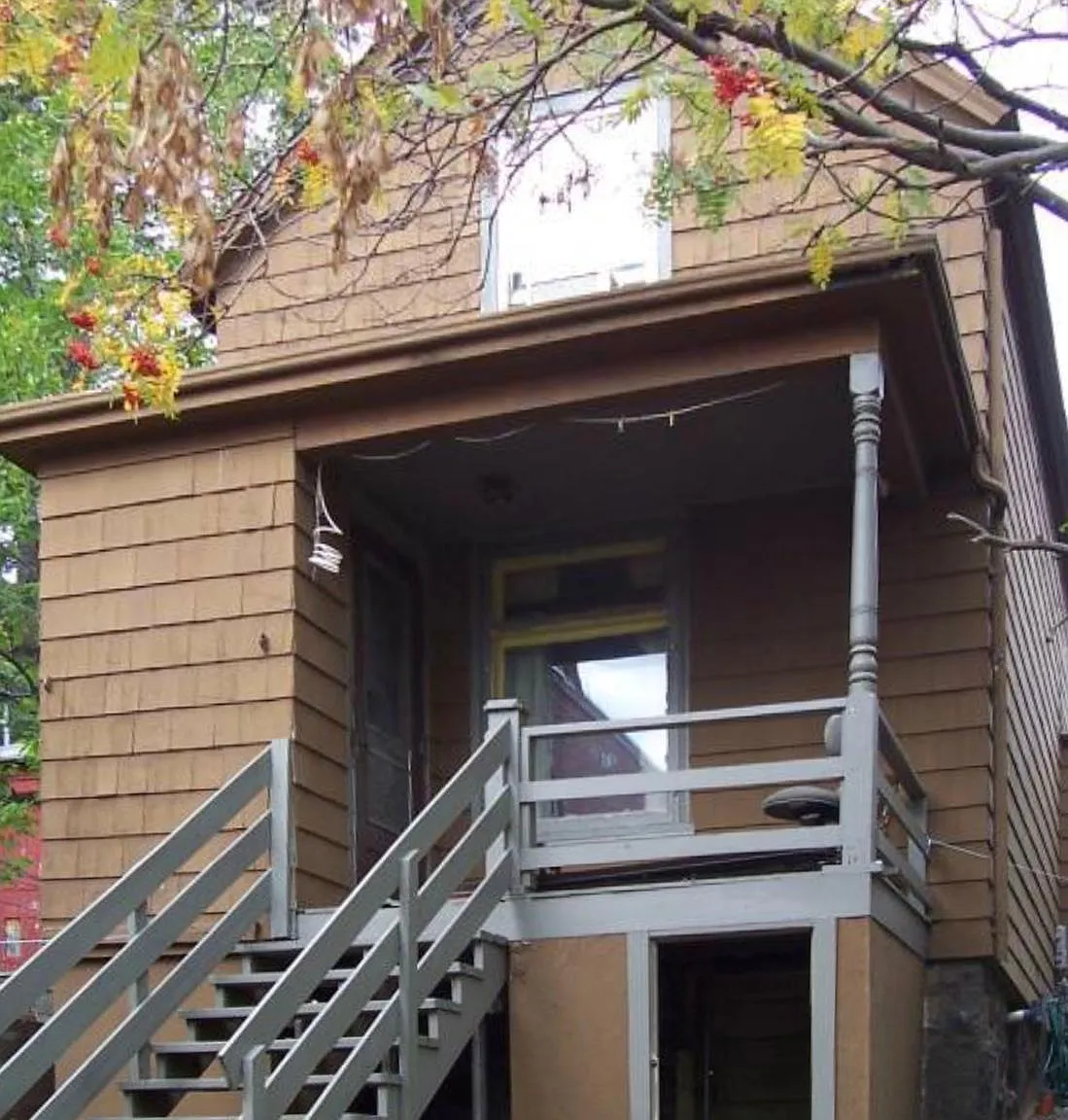 723 E 5th St — Photo 3