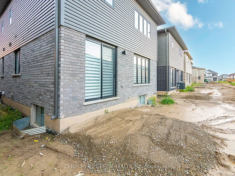 14 Holder Dr — Photo 40