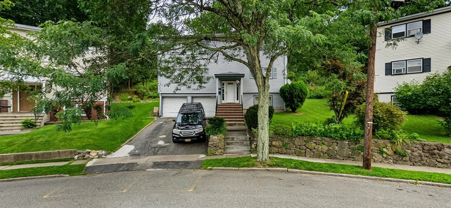 3 bed, $2,900 — Photo 1