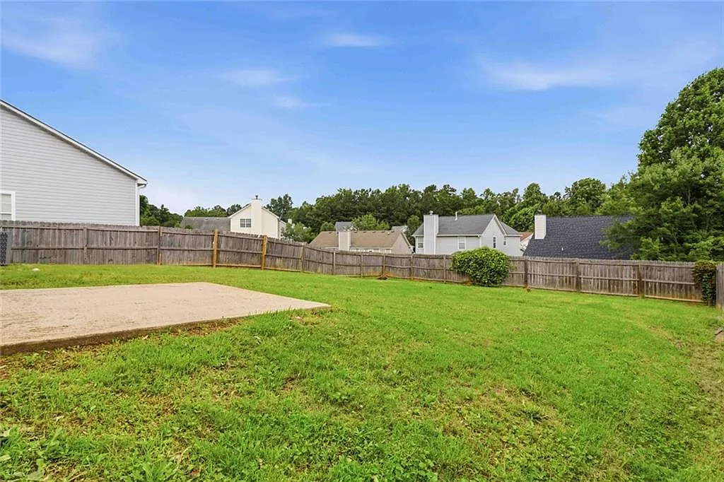 3 bed, 2.0 bath, 1466 sqft, $1,900 — Photo 4