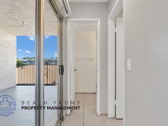 5th image of 710 W Washington Ave #206