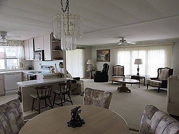 4th image of 364 Spanish Lakes Dr