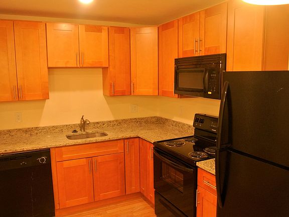 2nd image of 324 Washington St APT G05