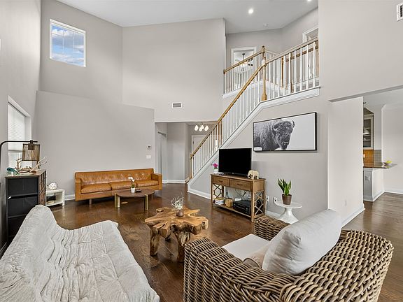 5th image of 95368 Village Dr