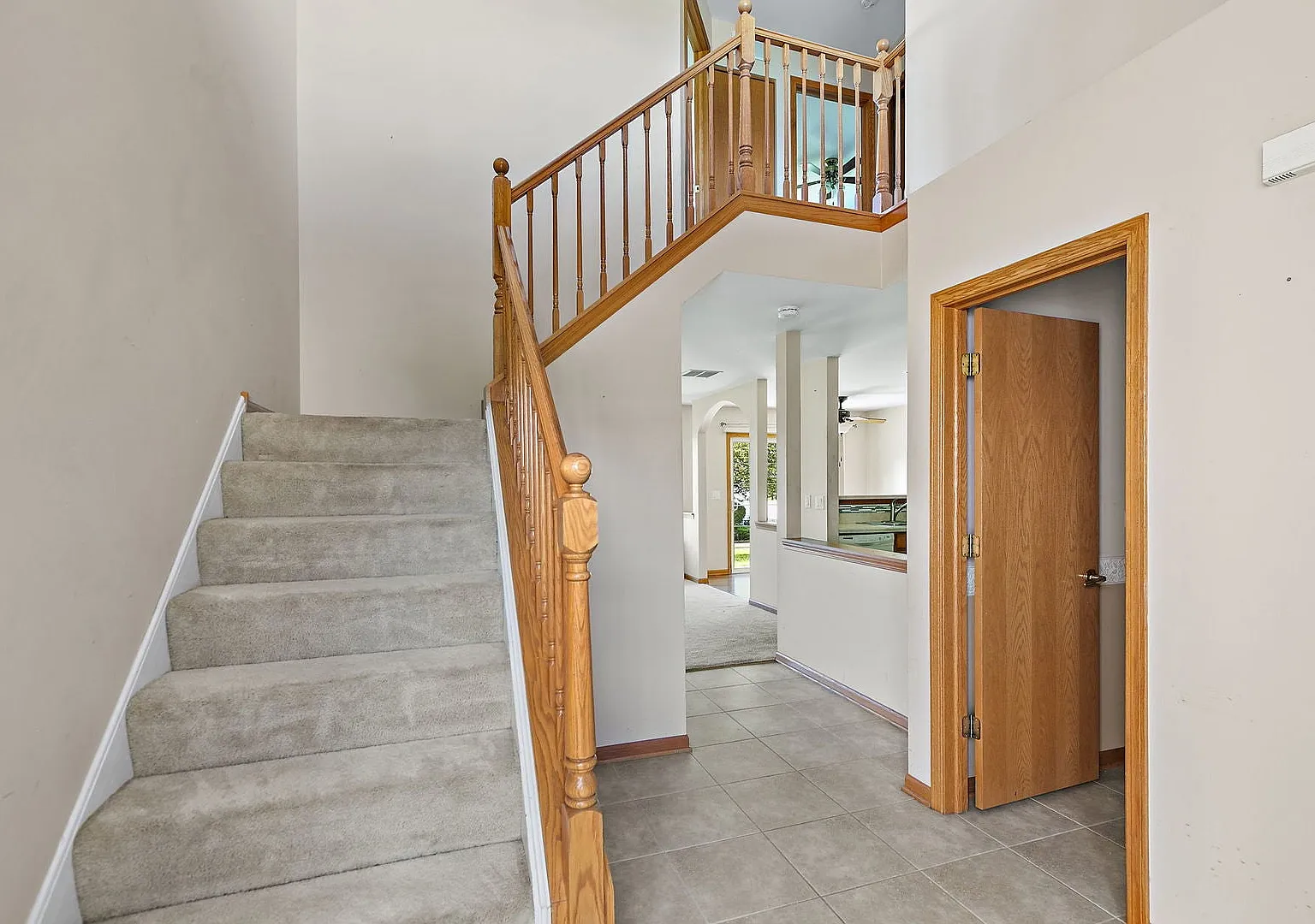 3 bed, 2.5 bath, 1367 sqft, $2,200 — Photo 2