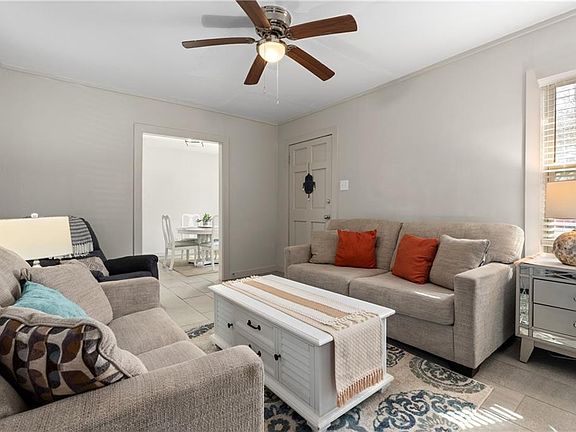 3rd image of 2808 Emogene St