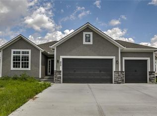 823 Cedar Ridge Dr, Raymore, MO 64083