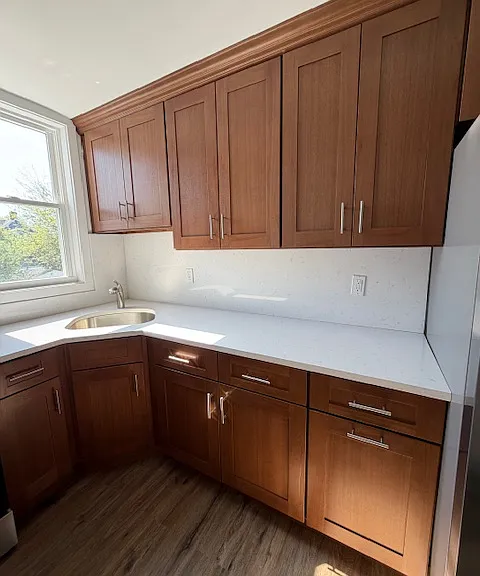 539 Jefferson Ave — Photo 4